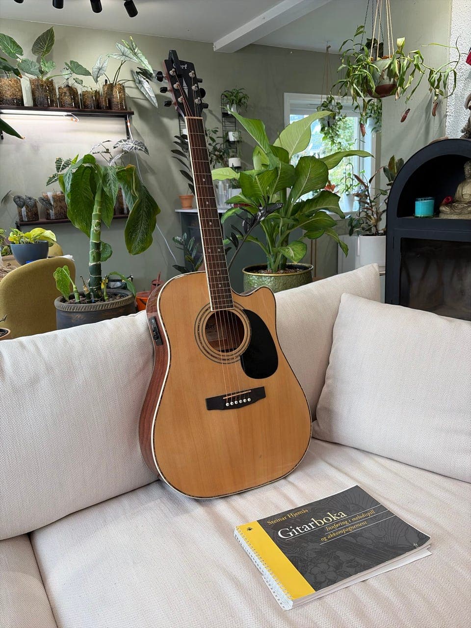 Cort AD880CE NAT elektroakustisk gitar i naturfarget tre