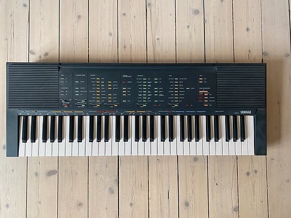 Yamaha PSR-70 (1985)