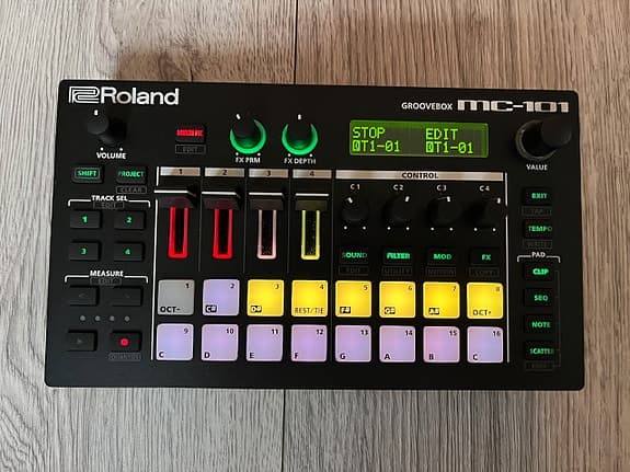 Roland MC 101 - 4-spors groovebox