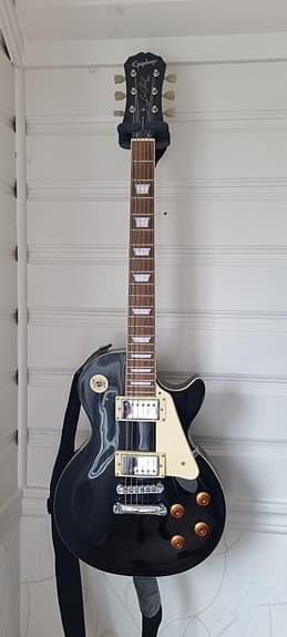 Epiphone Les Paul by Gibson 2000 model + forsterker mm