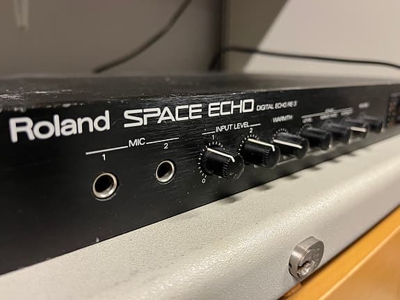 Roland RE-3 Digital Space Echo