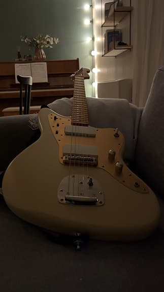 Squier 40th Anniversary Jazzmaster med mange modifikasjoner!