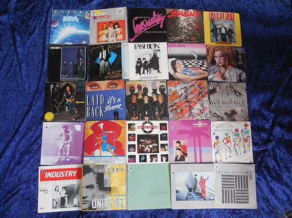 POP – SYNTHPOP FRA 80 TALLET - SINGELPAKKE Nr 2 SELGES BILLIG - 25 STYKK SAMLET