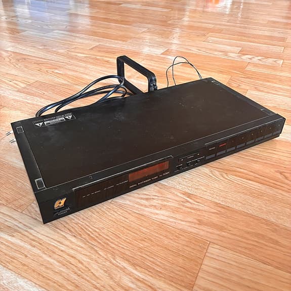 Sansui Digital Synthesizer Tuner TU-X301