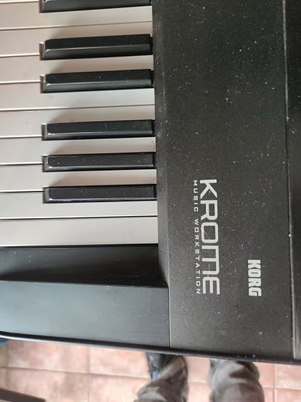 Korg Krome 88 med flightcase