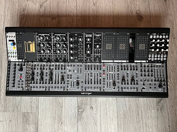 Komplett Behringer/Roland/Moog Eurorack-system