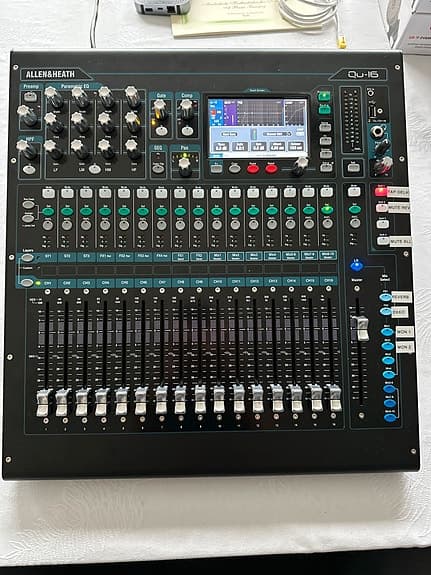 Allen & Heath QU-16