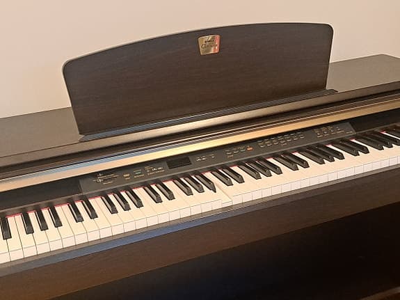 YAMAHA DIGITAL PIANO TIL SALGS - Model Clavinova CLP-120