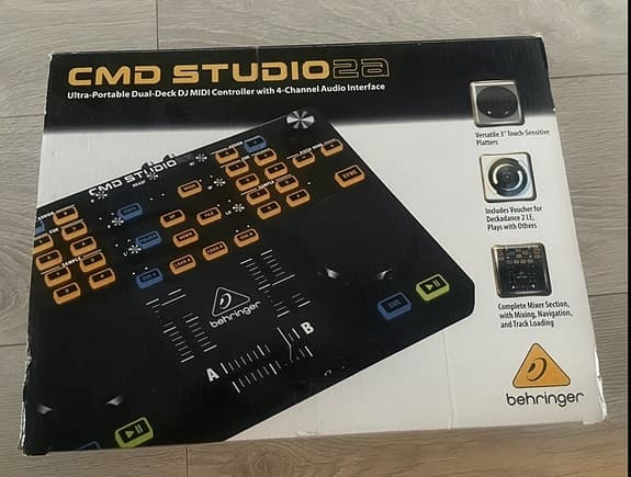 Behringer |CMD Studio 2A (DJ MIDI Controller)