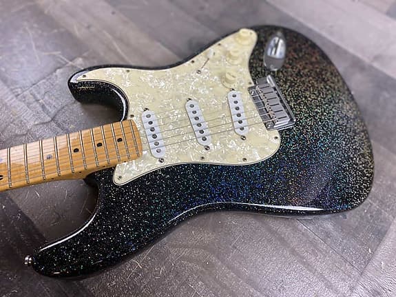 Unik og sjelden Fender Stratocaster American Classic Holoflake Custom Shop
