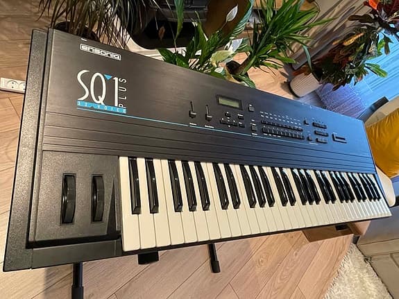 Ensoniq SQ1Plus synthesizer keyboard med 61 tangenter