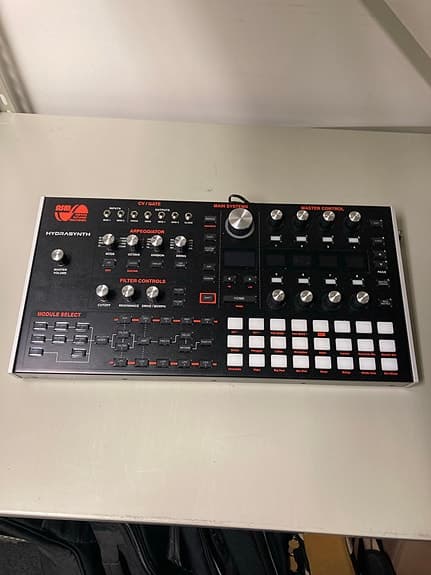 ASM Hydrasynth Desktop synthesizer svart