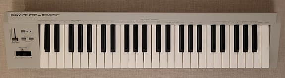 Roland PC-200 Mk2 MIDI keyboard