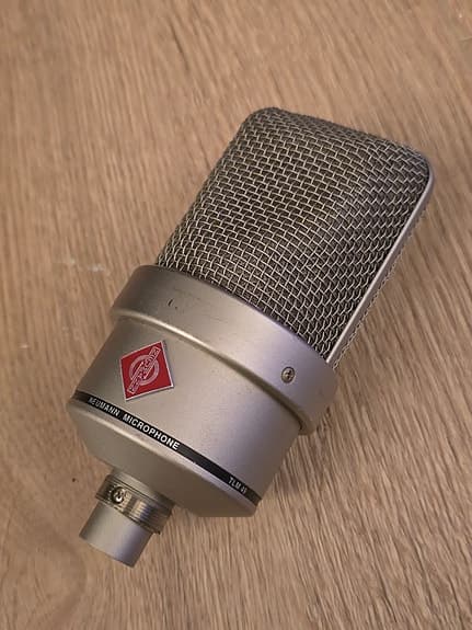 Neumann TLM 49