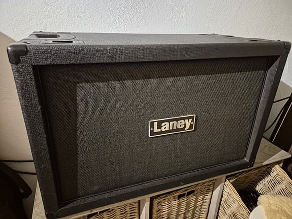 Laney Ironheart IRT212 kabinett 2x12" 8 ohm