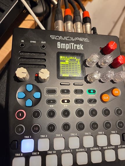 Sonicware - SmplTrek - Som Ny - sampler lyd studio dj musikkinstrumenter