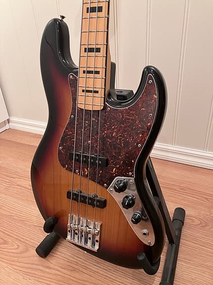 Falck Jazz Bass