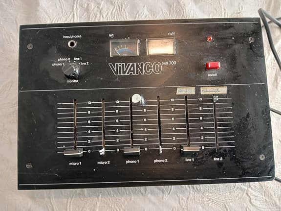 Vintage Vivanco MX 700 analog mikser med VU-meter