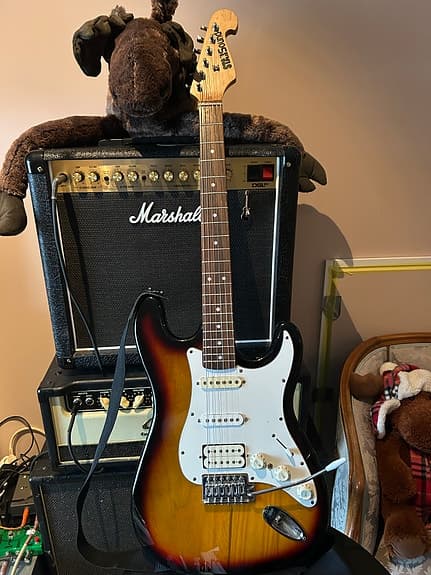 Oppgradert og nylig overhalt StarSound stratocaster
