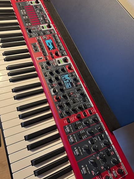 Nord stage 3 HA88 m/bag og notestativ