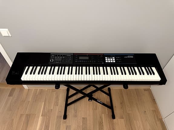 Roland Juno-DS88 Synthesizer selges