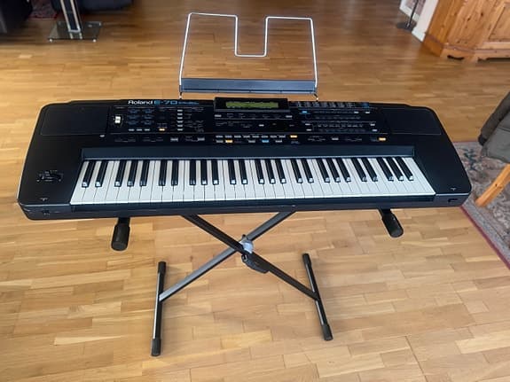 Roland E-70 Intelligent Synthesizer