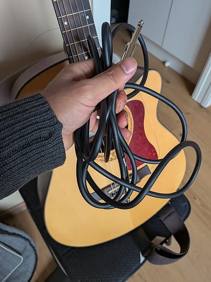 Enya Amari acoustic guitar on 500