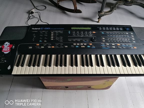 Roland E86, vintage synthesizer