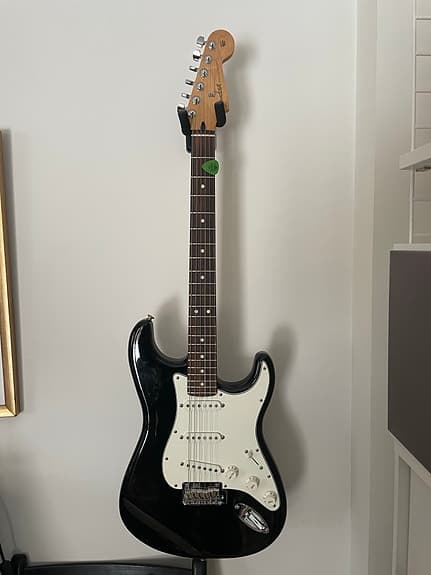 Fender Player Stratocaster | Lollar Blonde Pickups | Locking tuners
