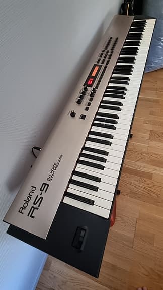 Roland RS-9 64 voice synthesizer
