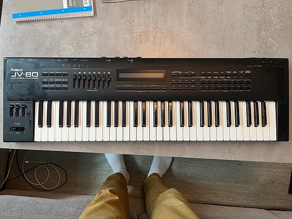 Vintage Roland JV-80 synthesizer 61 tangenter