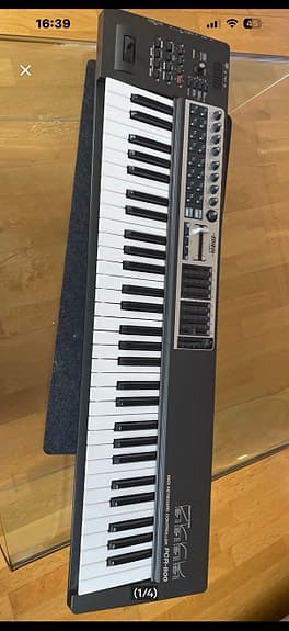 Roland Edirol PCR-800 MIDI keyboard controller