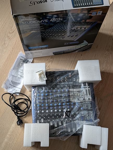 PreSonus StudioLive AR12c - 14 kanal analog mikser med amp, aux, FX, USB, opptak