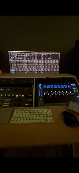 SSL UF8 Daw controller