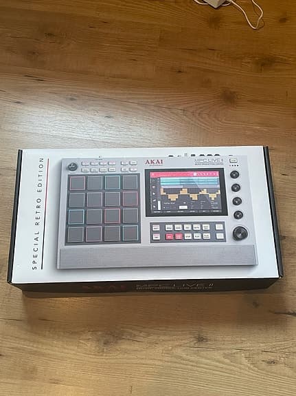 Akai MPC Live II Special Retro Edition