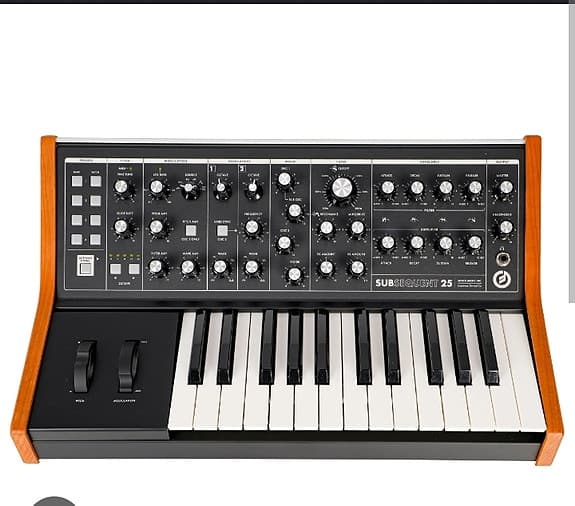 Moog Subsequent 25