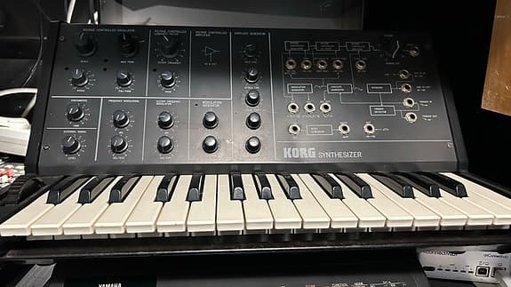 Korg MS-10 70’s synthesizer