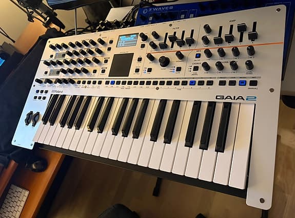 ROLAND GAIA 2 SYNTHESIZER // selges/byttes