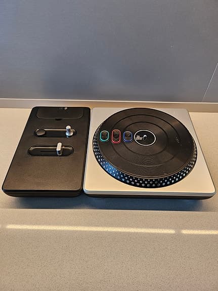 DJ Hero Renegade Turntable for Xbox 360