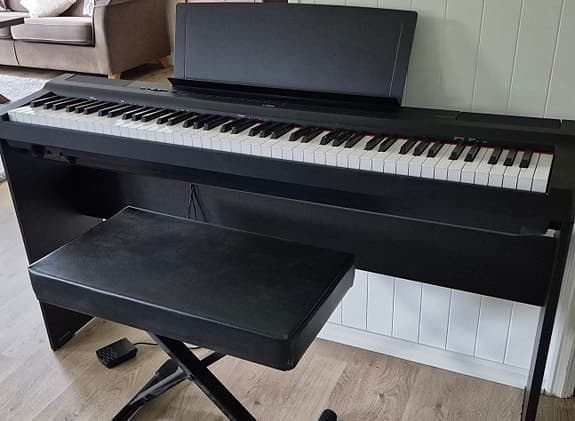 Digital piano Yamaha P-125