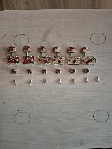 Stemmeskruer for stratocaster