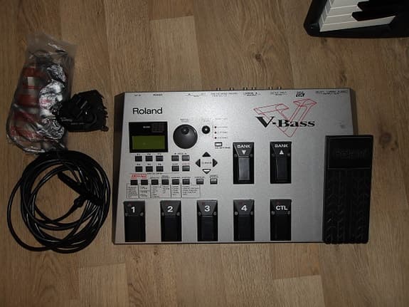 Roland V-Bass system med GK-3B Divided Bass Pickup og mer