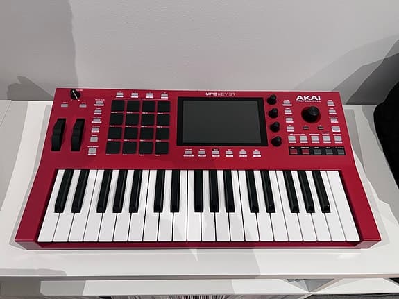Akai MPC Key 37 trommemaskin / sampler
