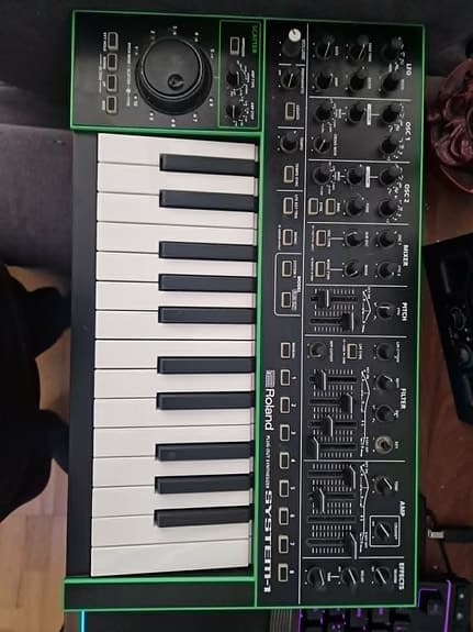 Roland AIRA SYSTEM-1 PLUG-OUT Synthesizer