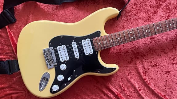 2019 Fender Player Stratocaster HSH Buttercream