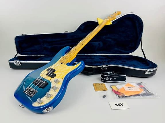 Fender 50th Anniversary Precision Bass Deluxe transparent blue