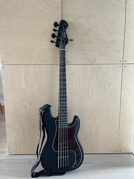 Harley Benton 5-string bass guitar bundle PJ-5 SBK