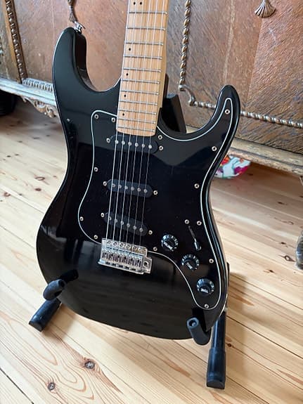 Washburn Stratocaster. Kom gjerne med bud.