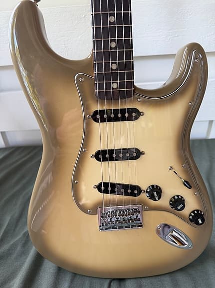 Fender 70th Anniversary Vintera II Antigua Stratocaster