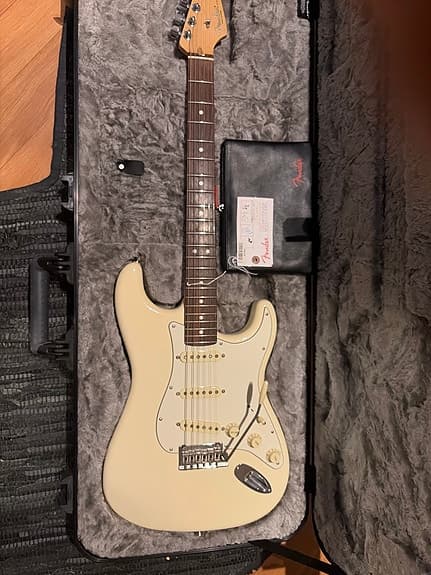 Ny Fender Professional Stratocaster selges!